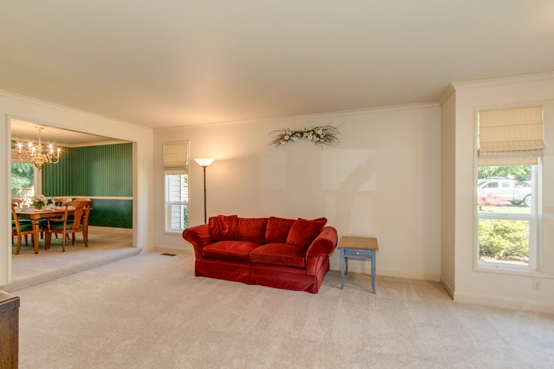 Property Photo: Living room 13713 176th Avenue NE  WA 98052 
