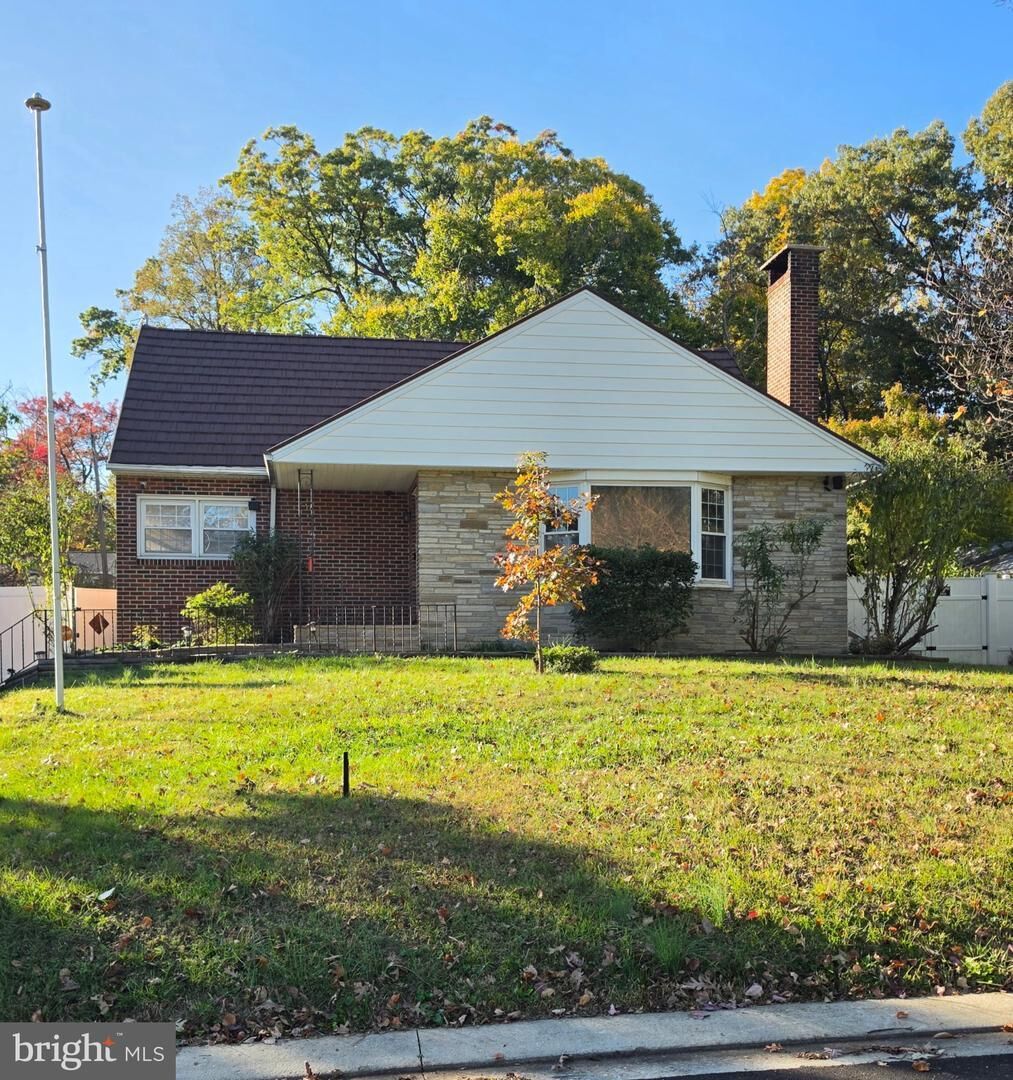 Property Photo: 7914 Dalesford Road MD 21234