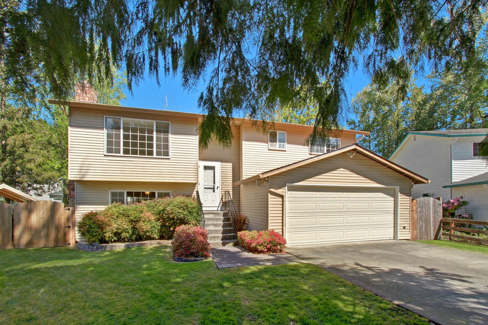 Property Photo: 9532 58th Drive NE WA 98270
