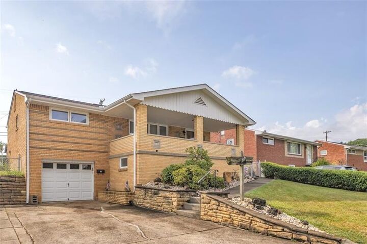 Property Photo:  218 Skyport Rd  PA 15122 