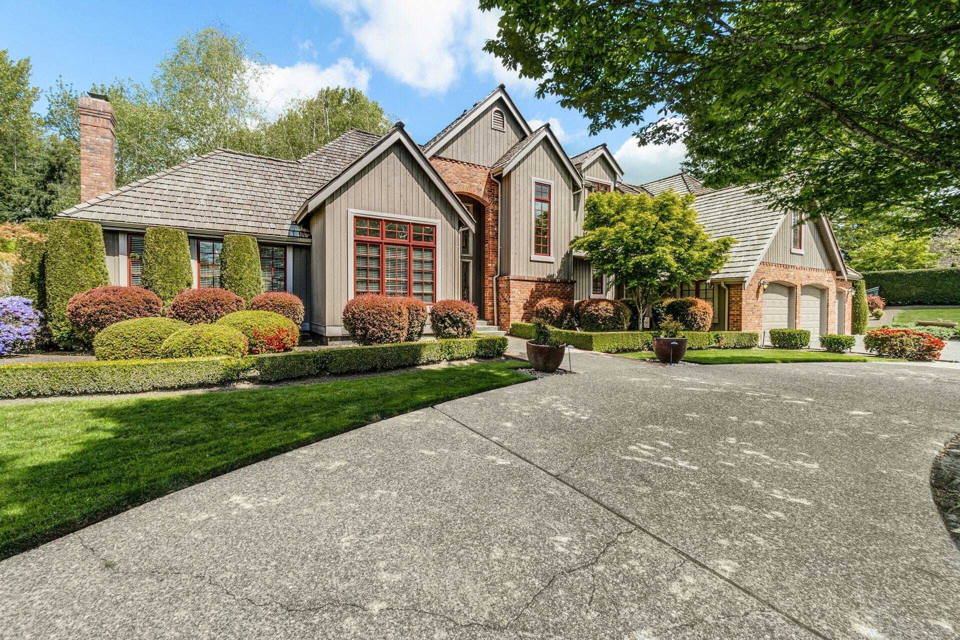 Property Photo:  26122 NE 34th St  WA 98053 