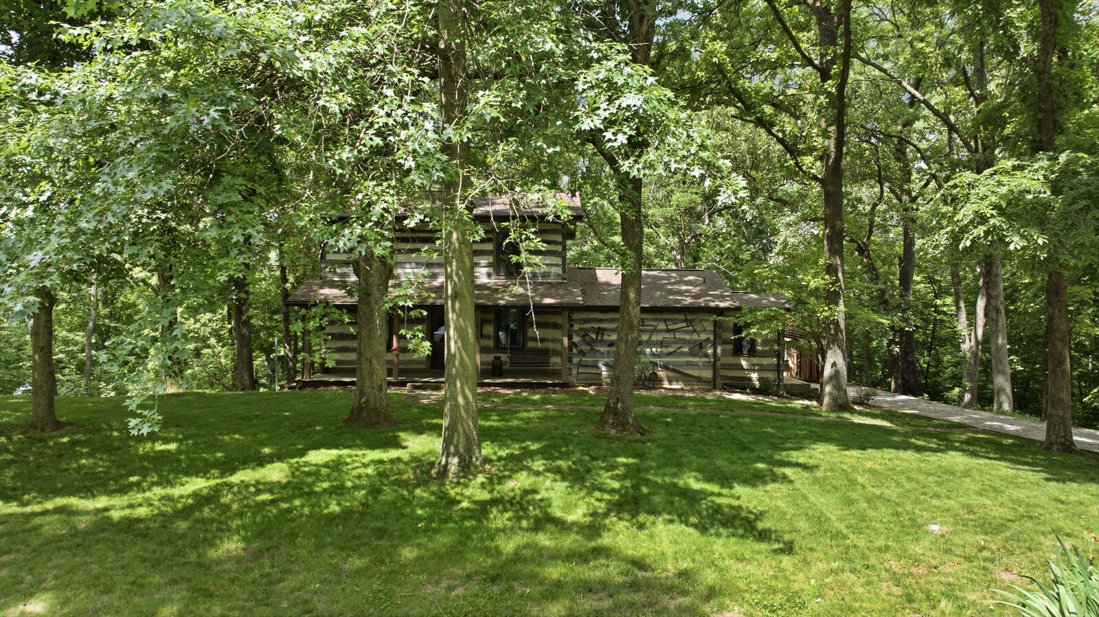 Property Photo:  1305 Hanover Street  IL 62256 