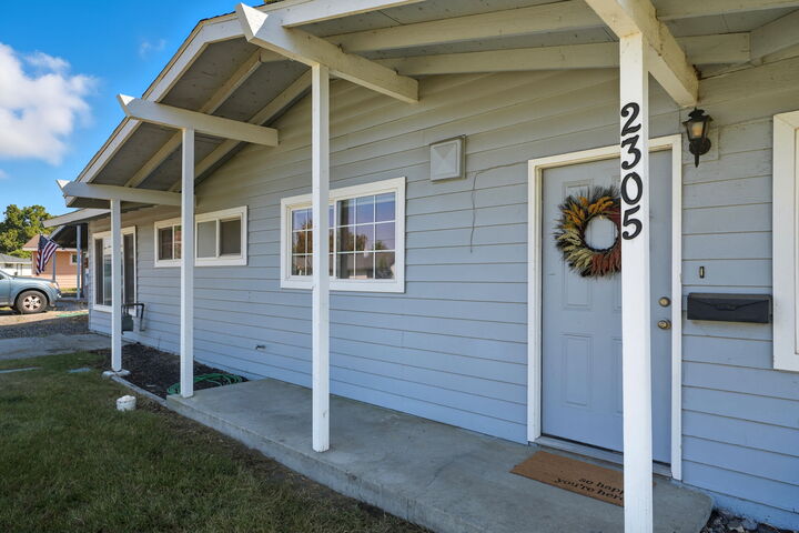 Property Photo:  2305 Concord St  WA 99352 