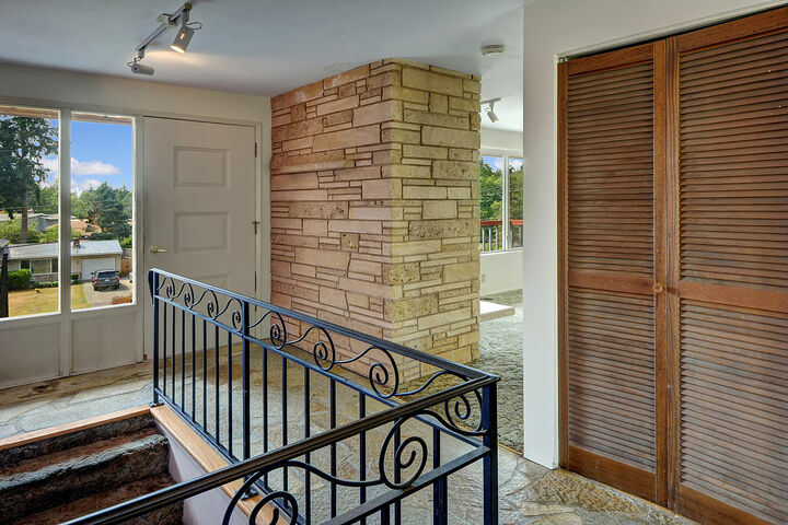 Property Photo: Entry 18311 Homeview Dr  WA 98026 