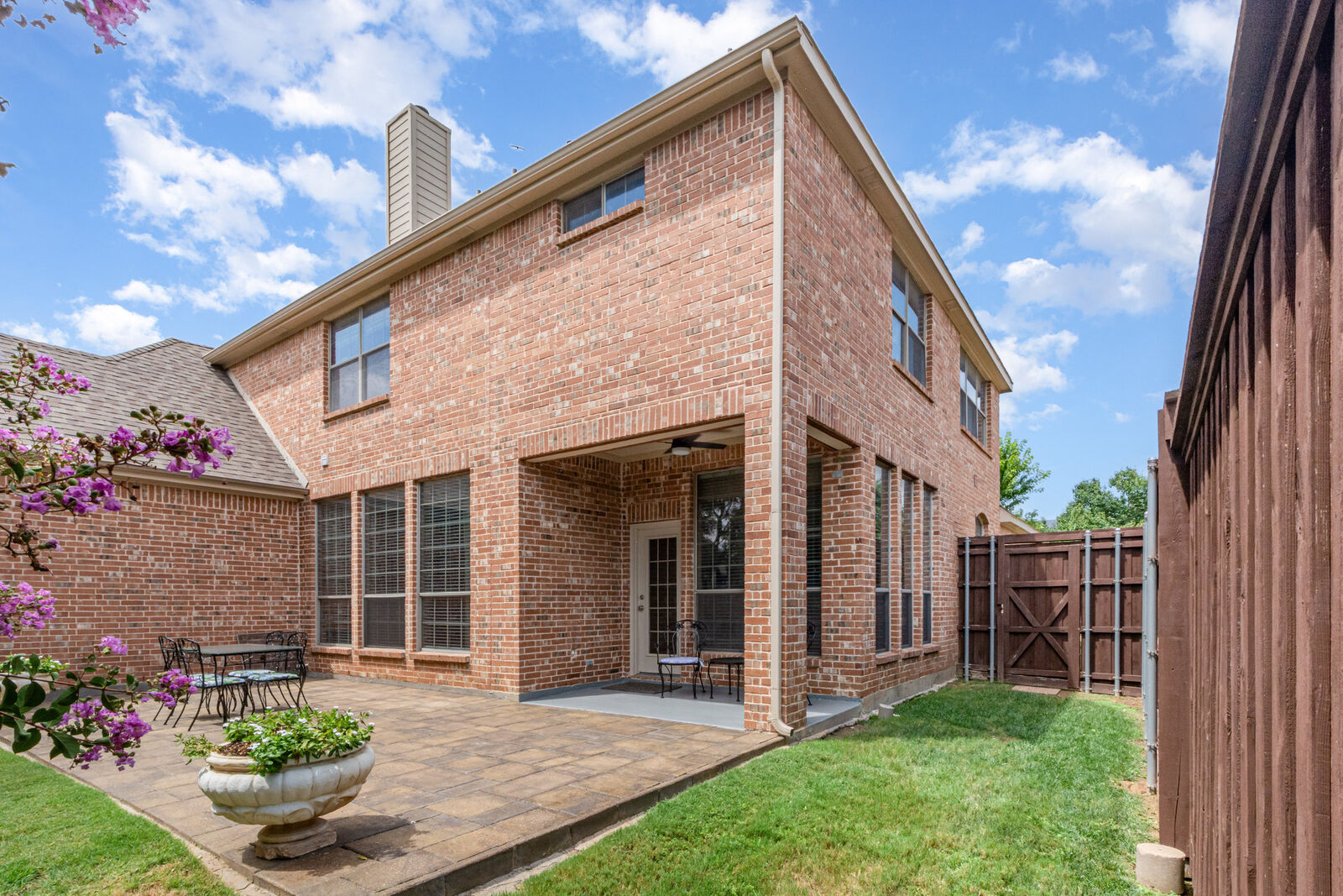 Property Photo: 800 High Willow Drive TX 75078