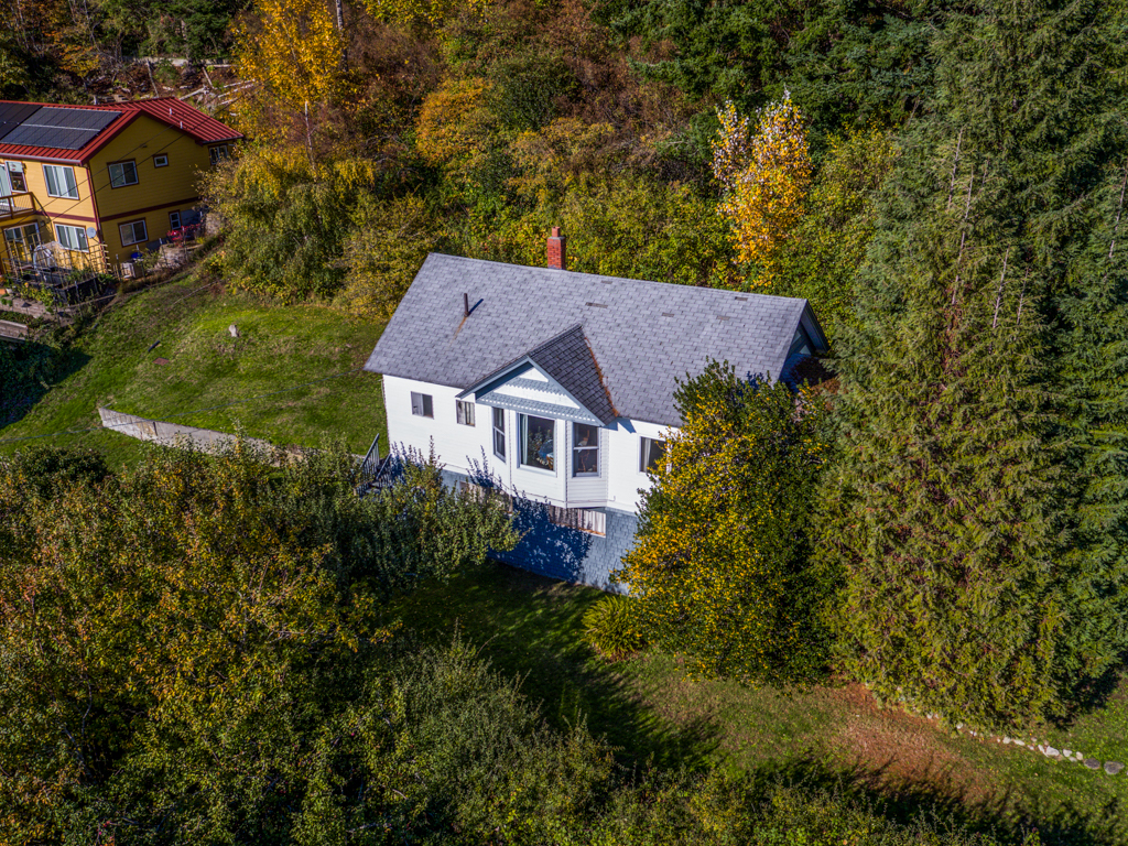 Property Photo: 1124 18th St WA 98225
