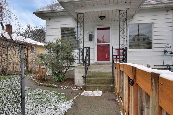 Property Photo: 2128 S Ash Street WA 98405