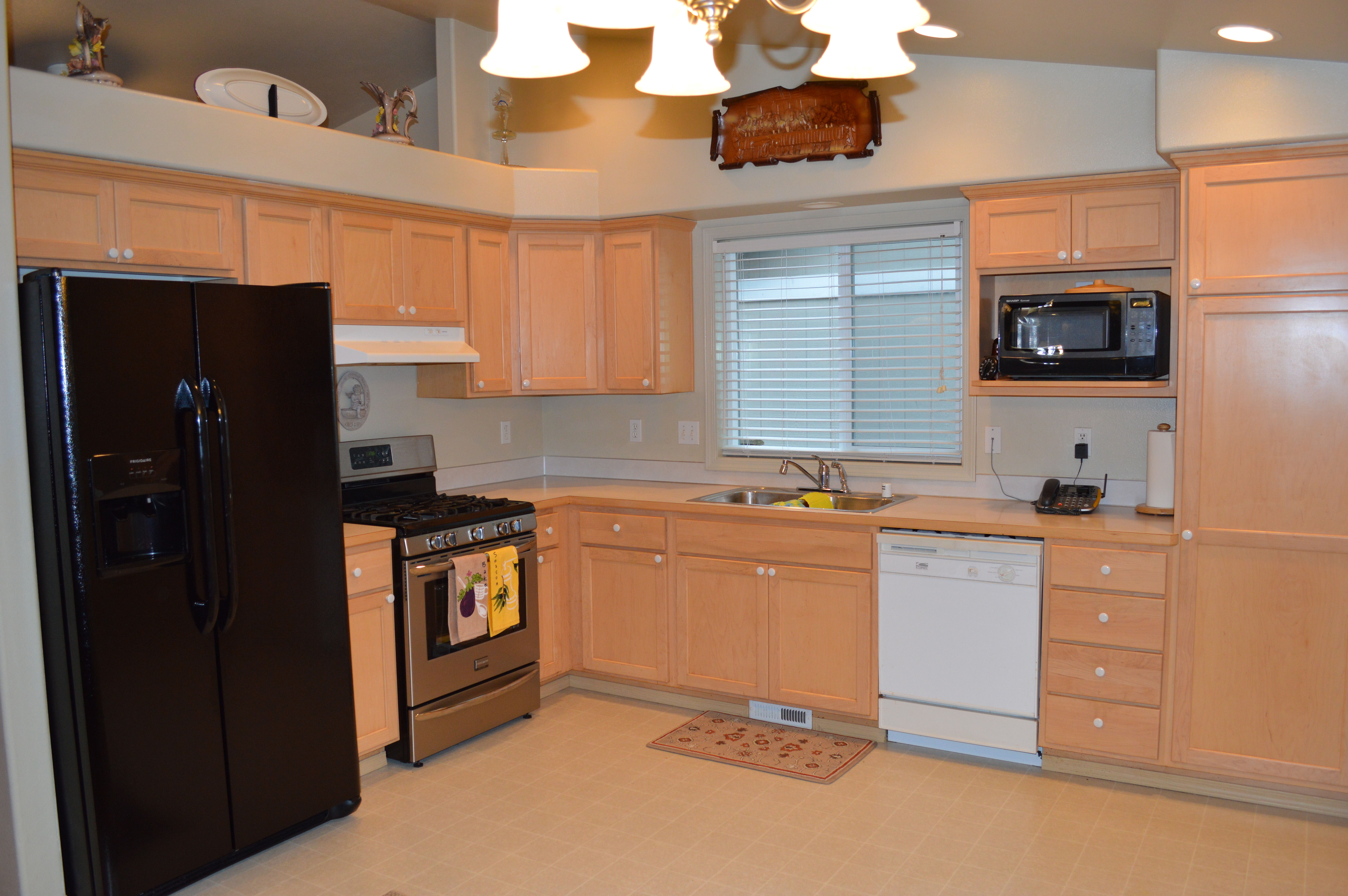 Property Photo: Kitchen 0pen to family room! 5514 75th Ave NE  WA 98270 