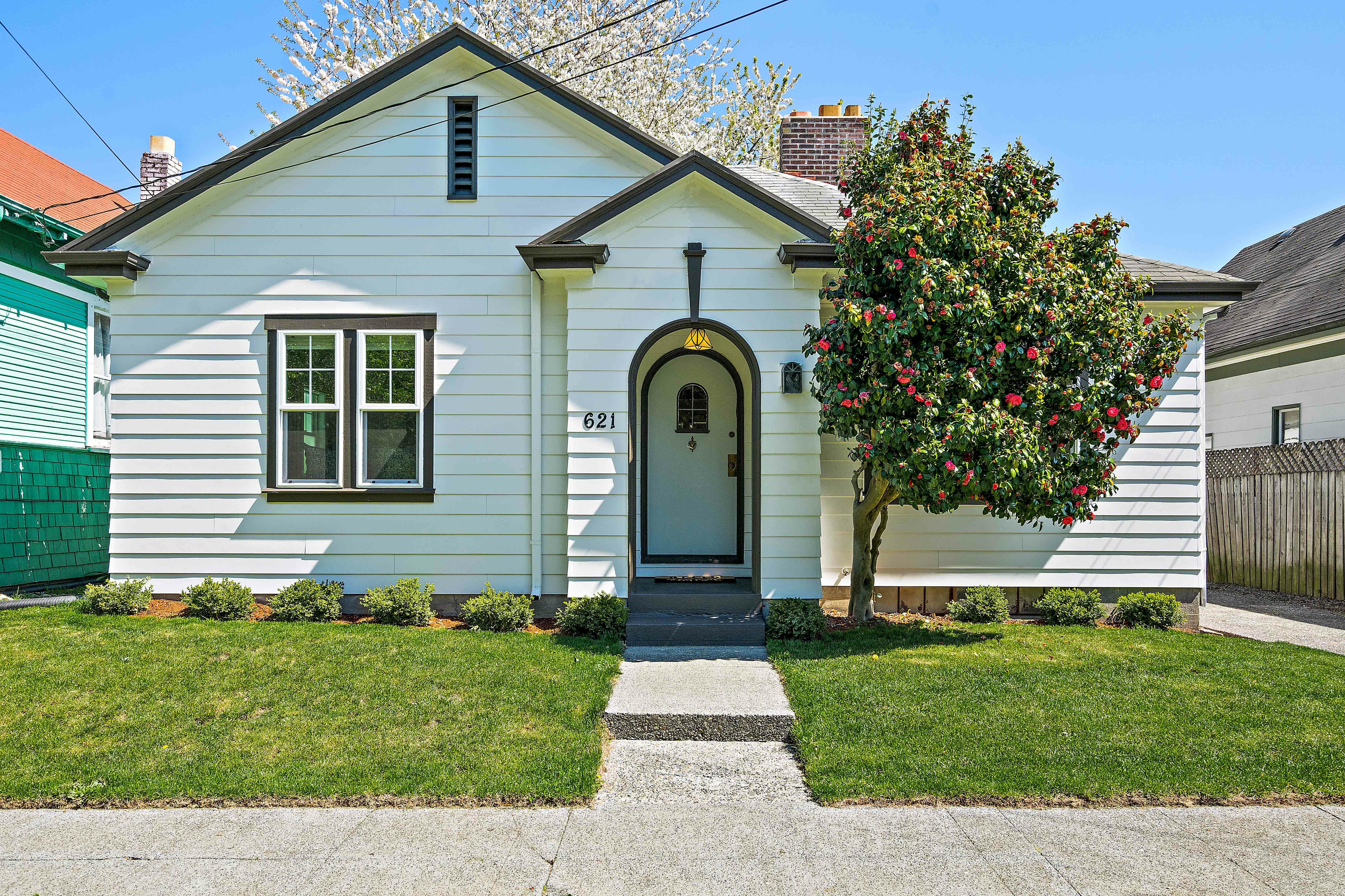 Property Photo:  621 N Prospect St  WA 98406 