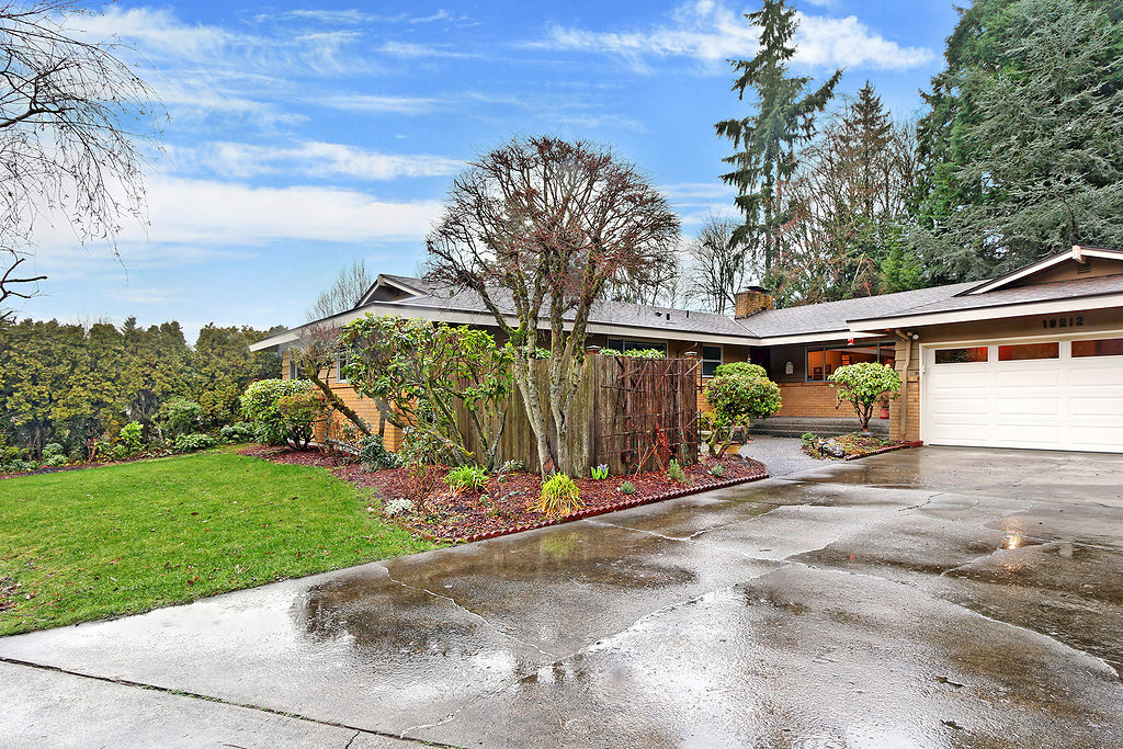 Property Photo: Home Features 19212 51st Ave NE  WA 98155 