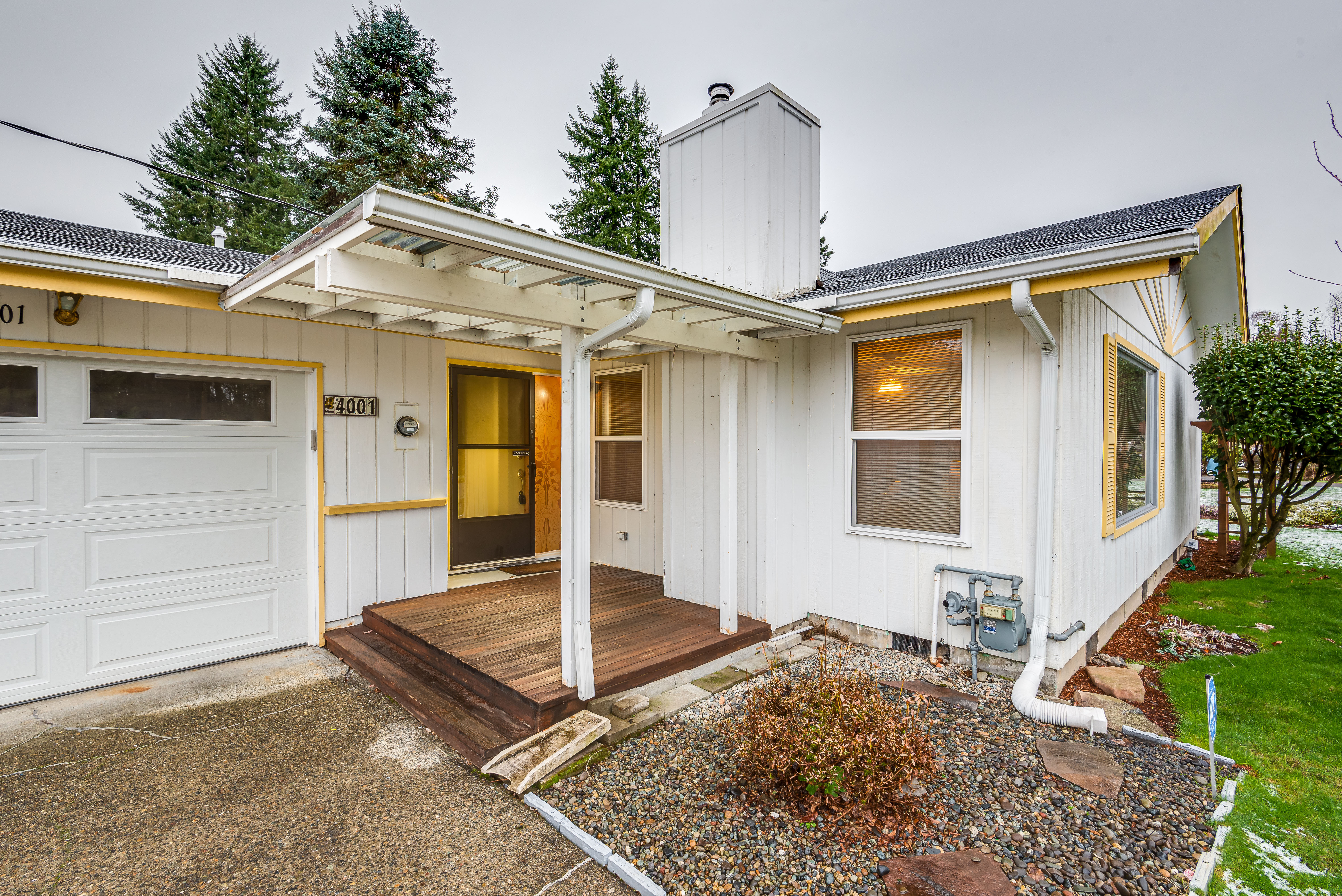 Property Photo:  4001 Pifer St SE  WA 98501 