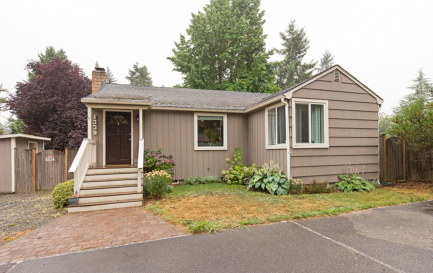 Property Photo:  1339 N 167th St  WA 98133 