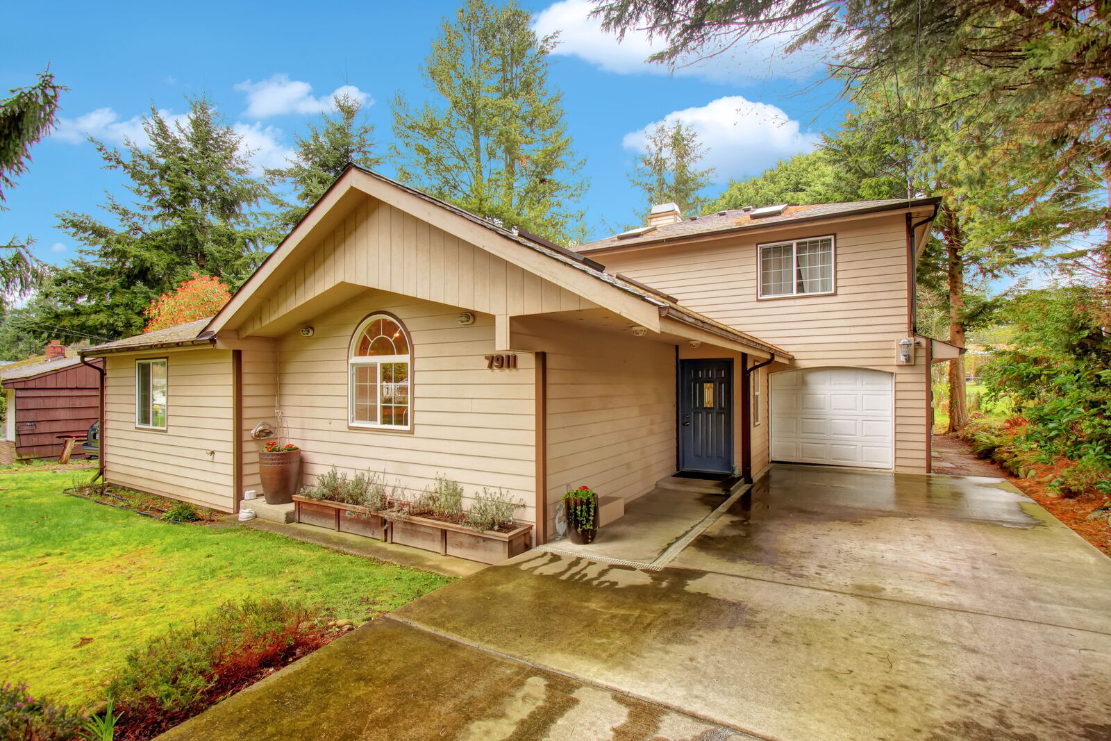 Property Photo: 7911 203rd St SW WA 98026