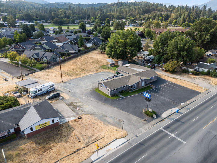 Property Photo: 1777 Williams Highway OR 97527