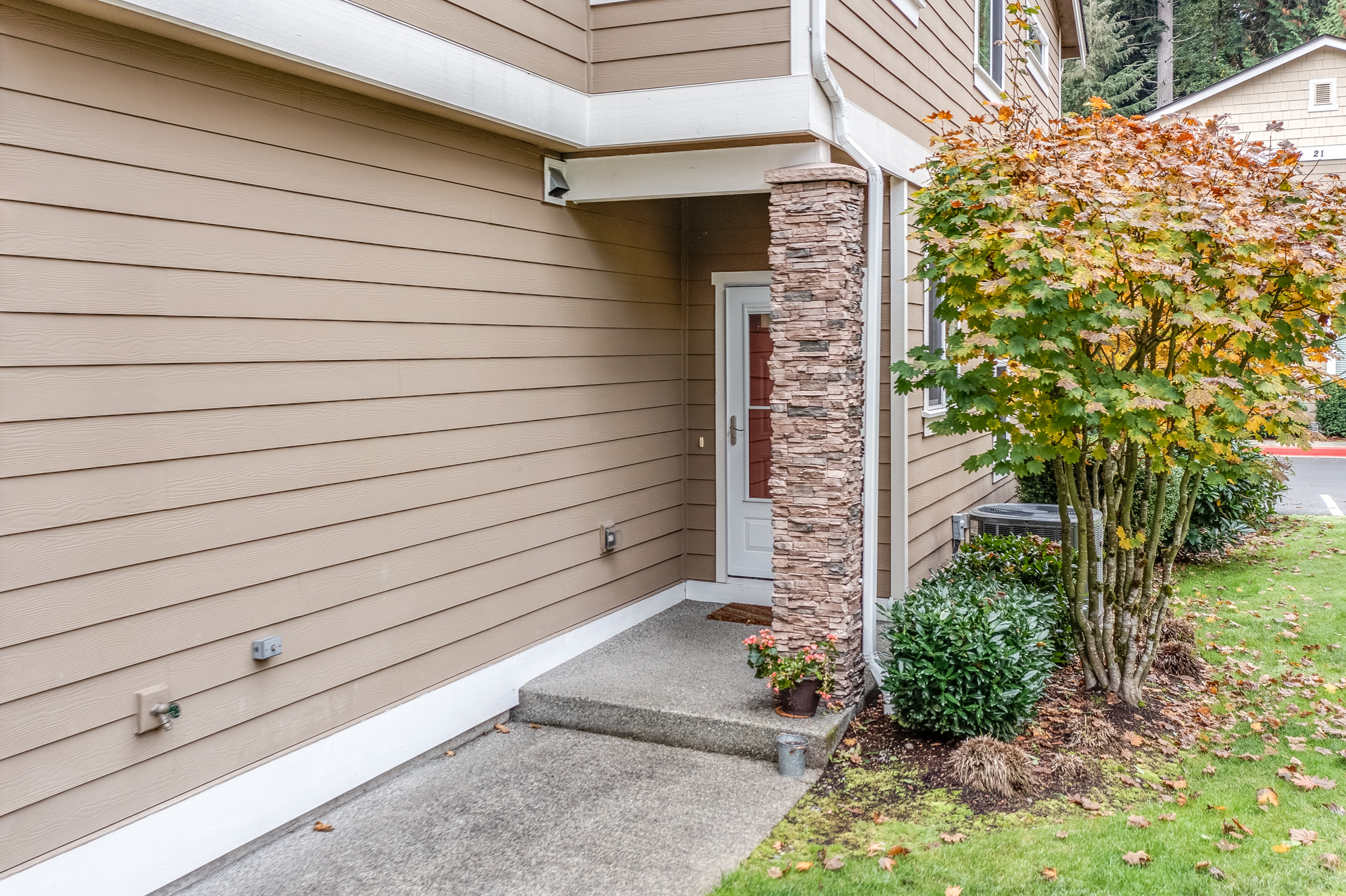 Property Photo: 1048 215th Place SE WA 98021