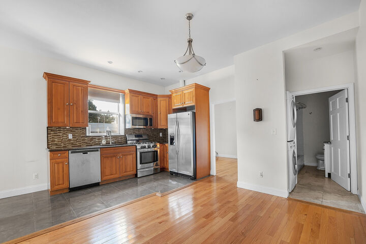 Property Photo:  573 Hicks Street 1 NY  11231 