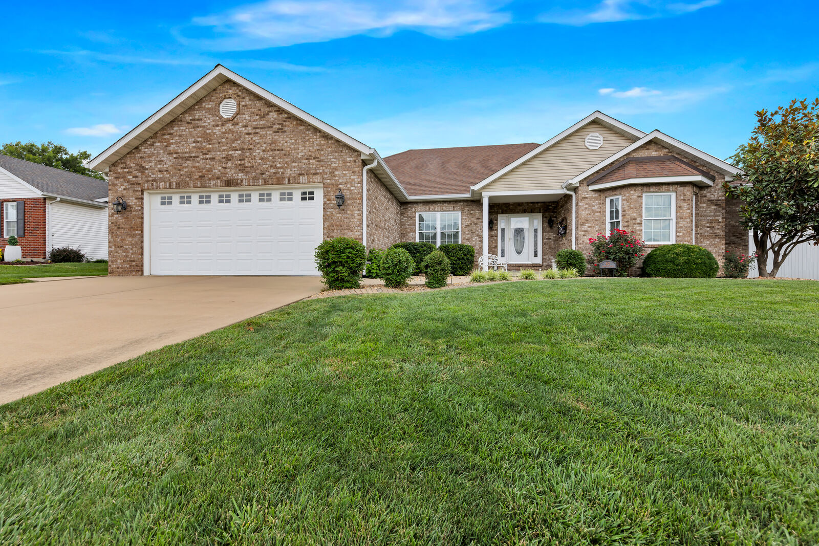 Property Photo: 401 Briarcliff Drive IL 62298