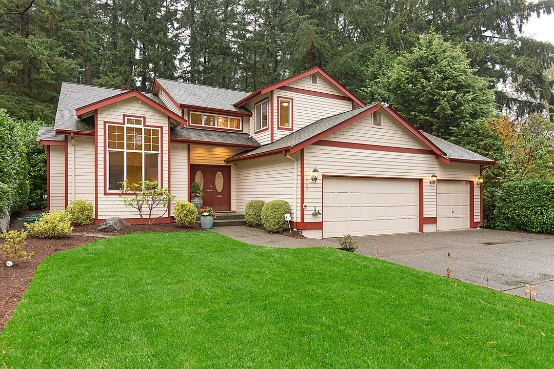 Property Photo:  3700 NE 180th St  WA 98155 