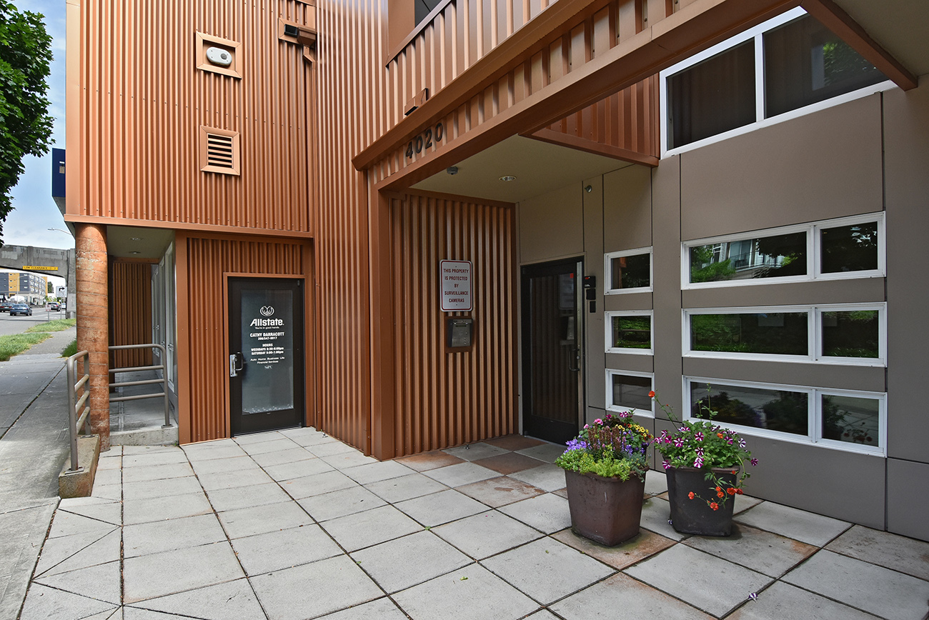 Property Photo: Entry & Lobby 4020 Aurora Ave N 310  WA 98103 