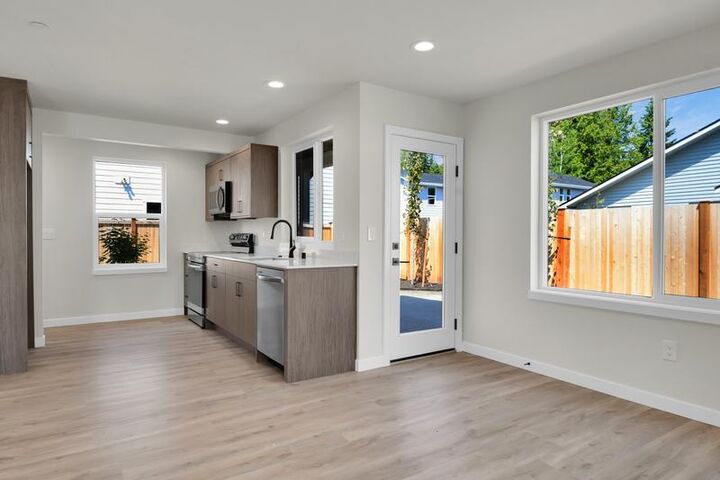 Property Photo: 16614 63rd Avenue W B WA 98037