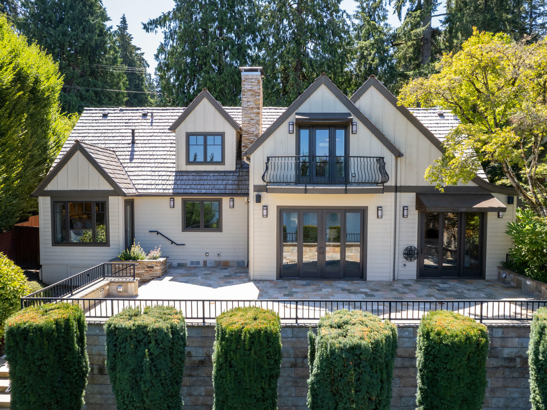 Property Photo: 445 Northshore Rd OR 97034