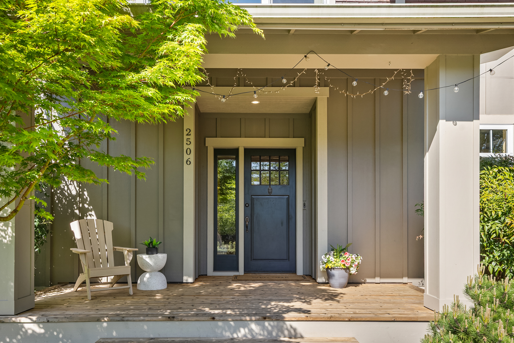 Property Photo: 2506 Soundview Drive NE 2506 Soundview Drive NE WA 98110