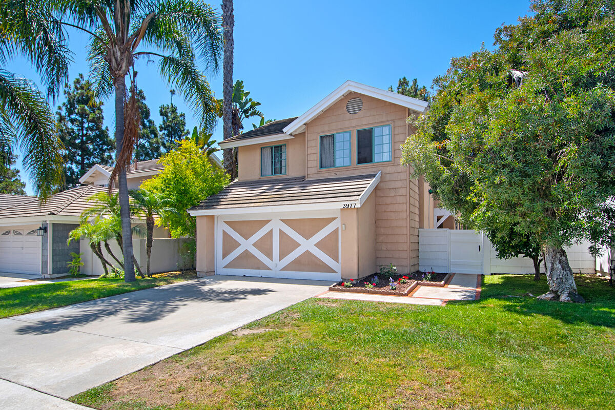 Property Photo: 3977 Carmel Brooks Way CA 92130