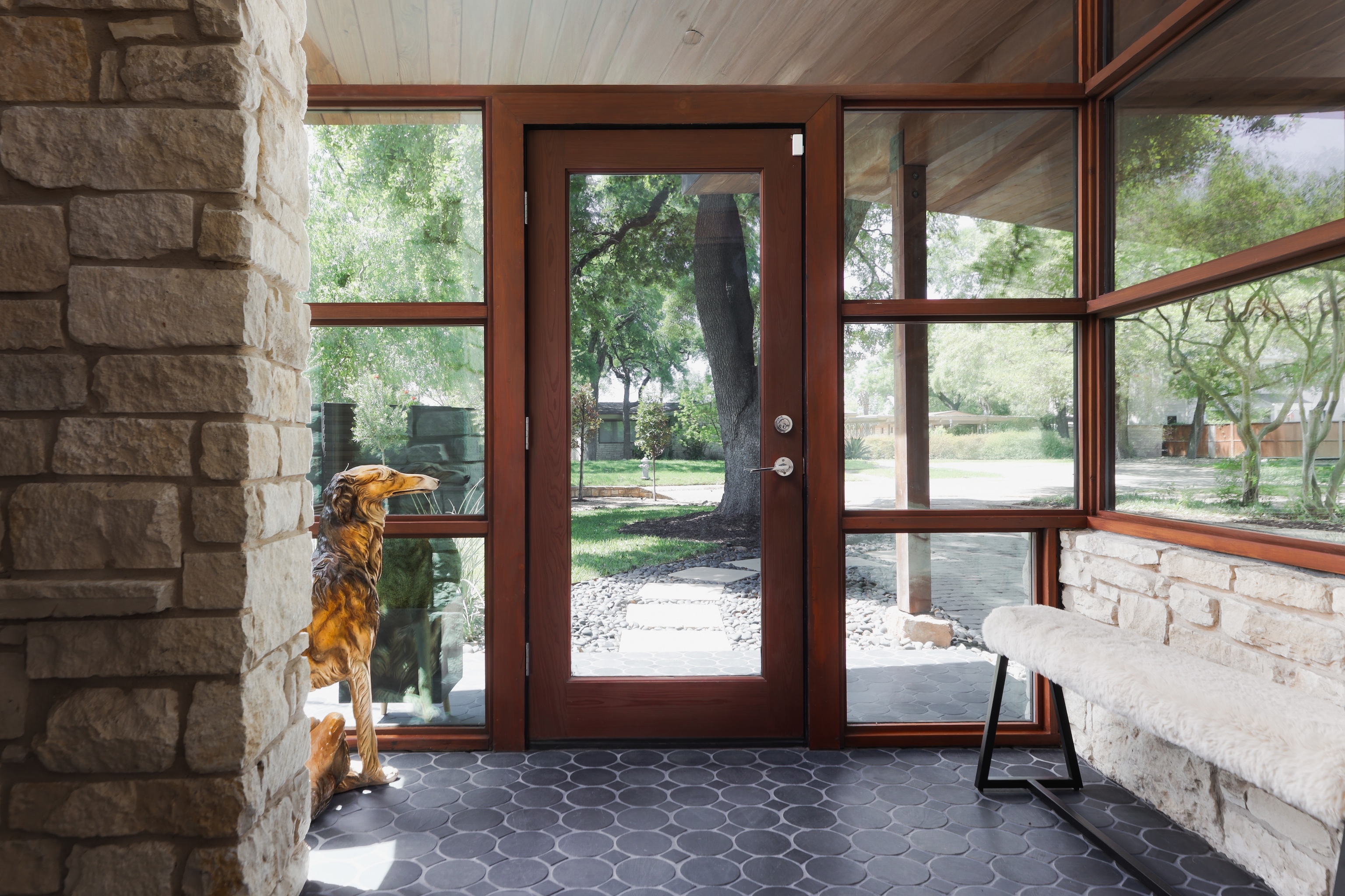 Property Photo: 2401 Jarratt Avenue TX 78703