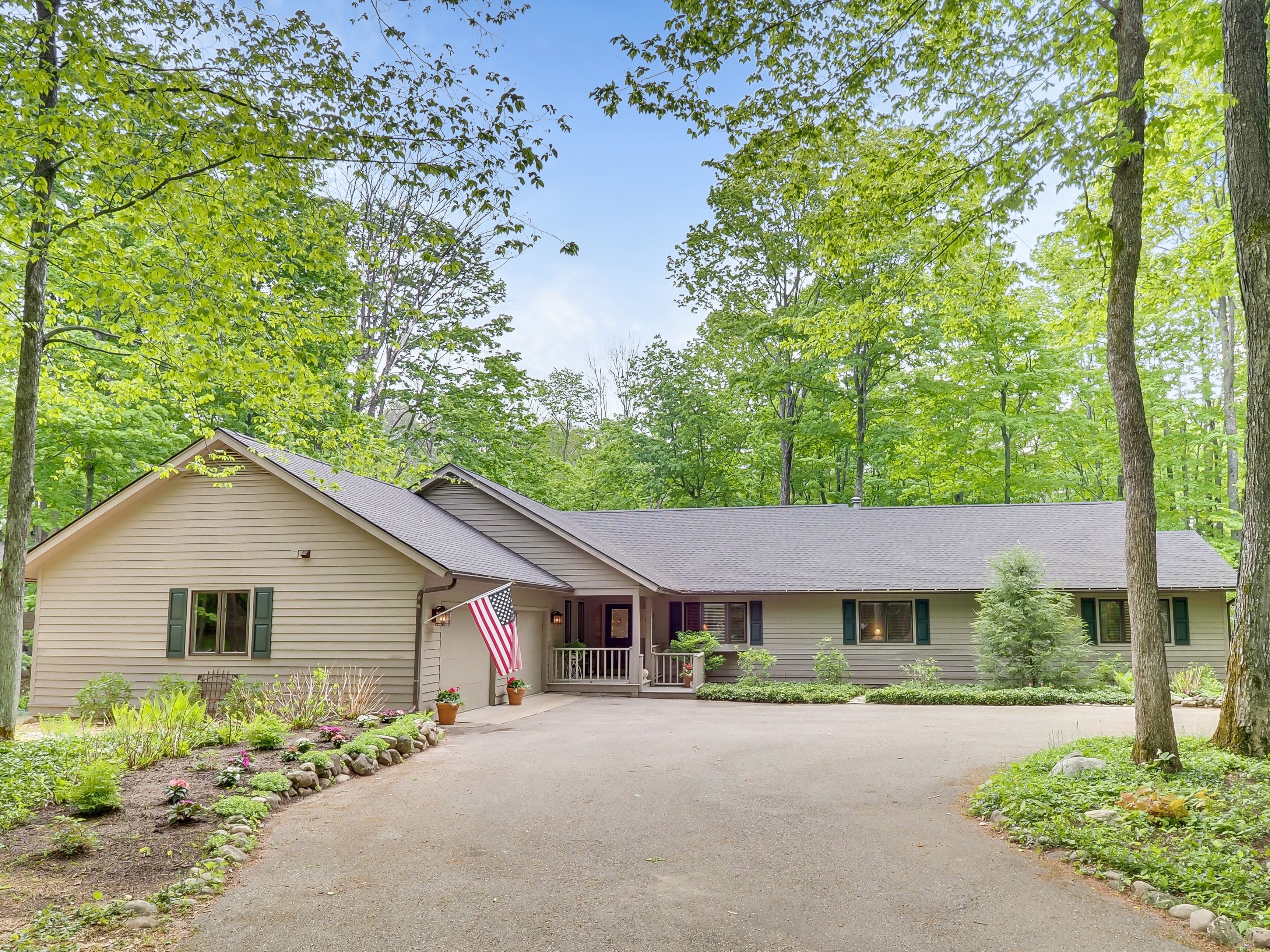 Property Photo: 1835 Bluffs Edge Lot #284 MI 49740