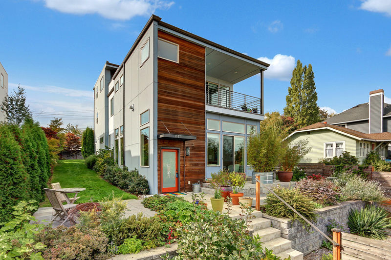 Property Photo:  7527 32nd Ave SW  WA 98126 