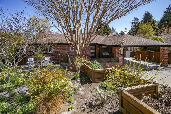 1718 NW Greenbrier Way  Seattle WA 98177 photo