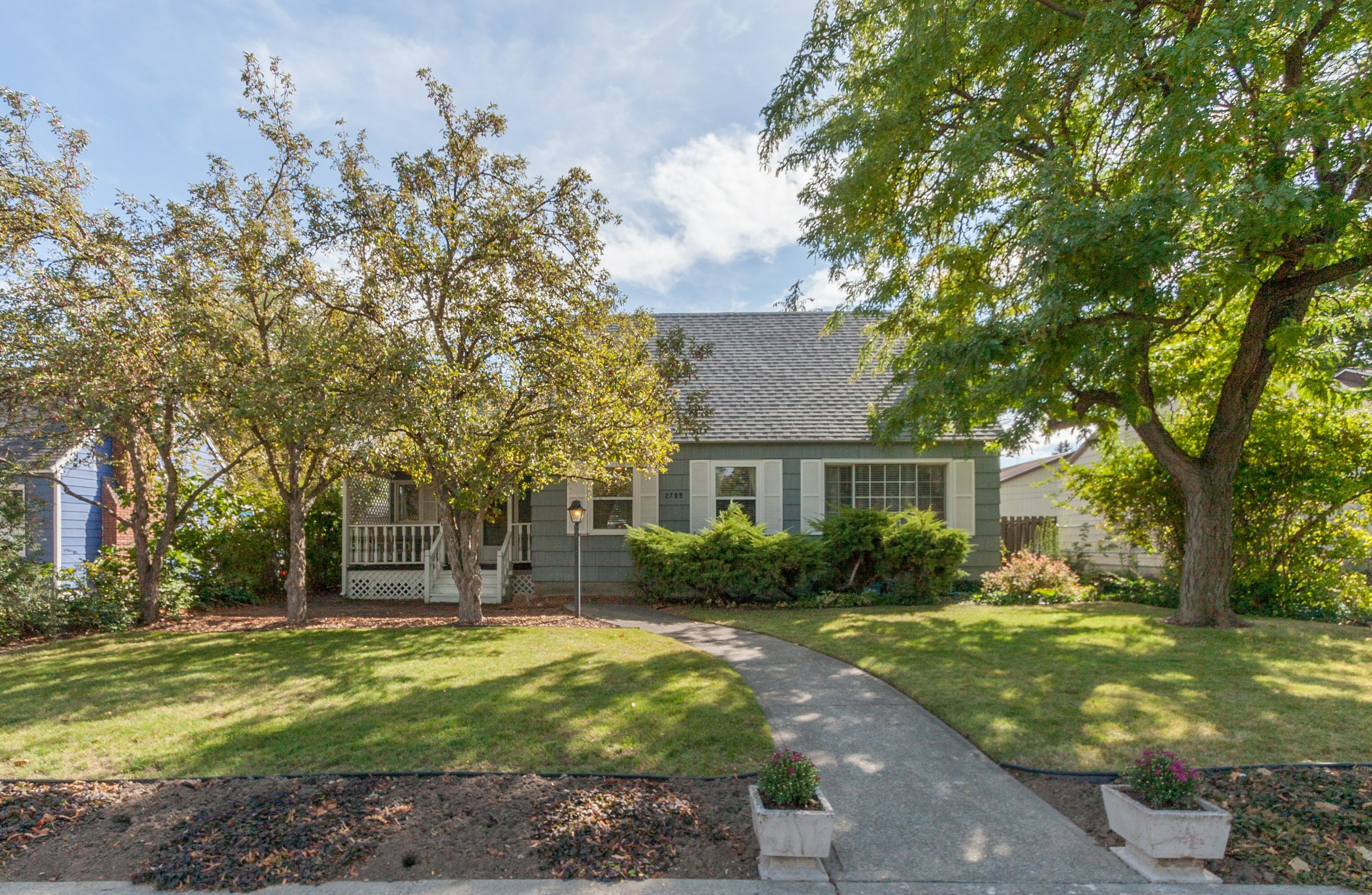 Property Photo: 2709 W Queen Ave WA 99205