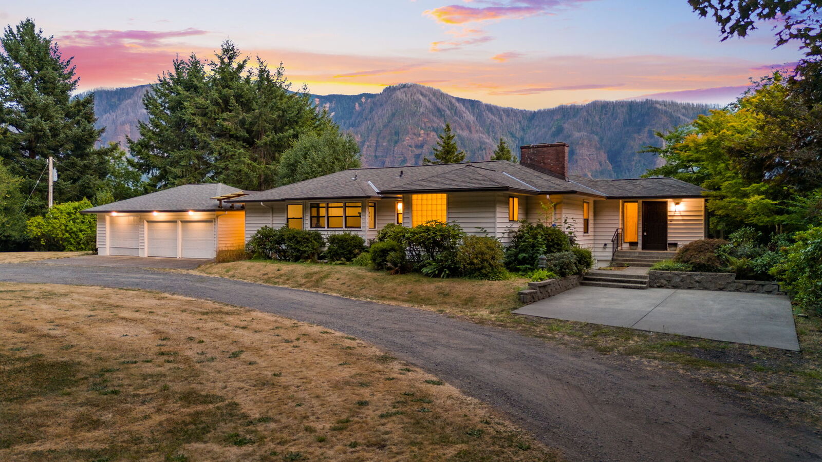 Property Photo: 402 Skelton Rd WA 98648