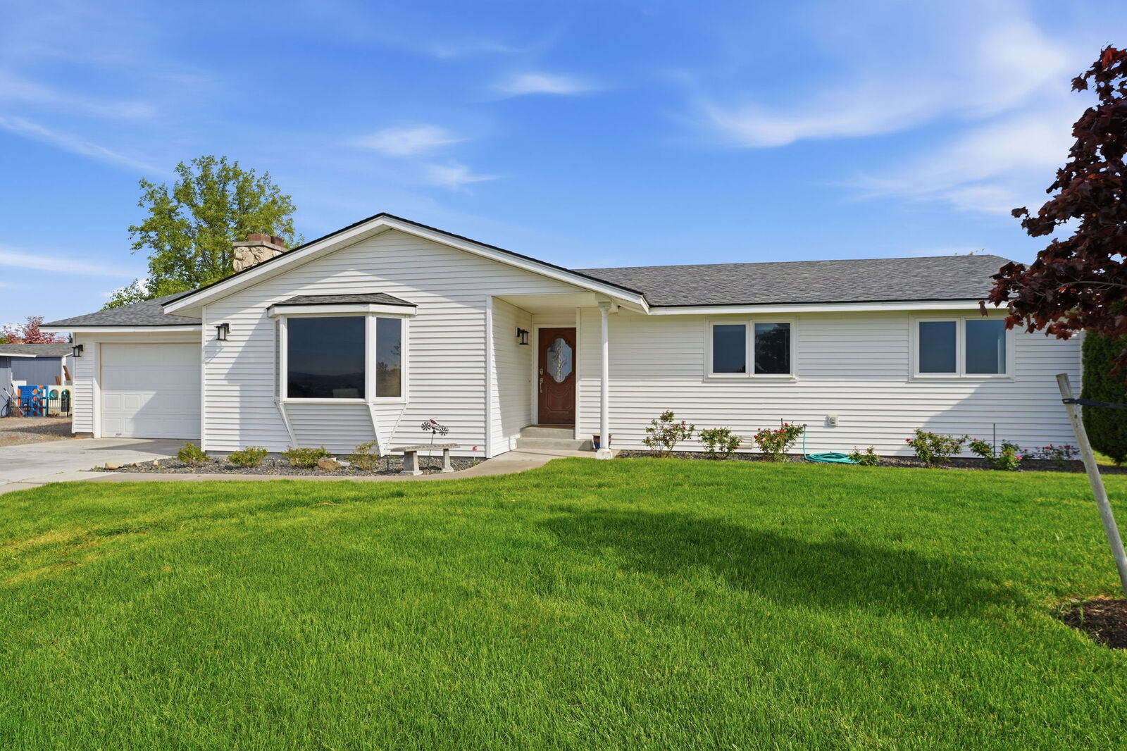 Property Photo:  4009 Desert Ct  WA 99301 