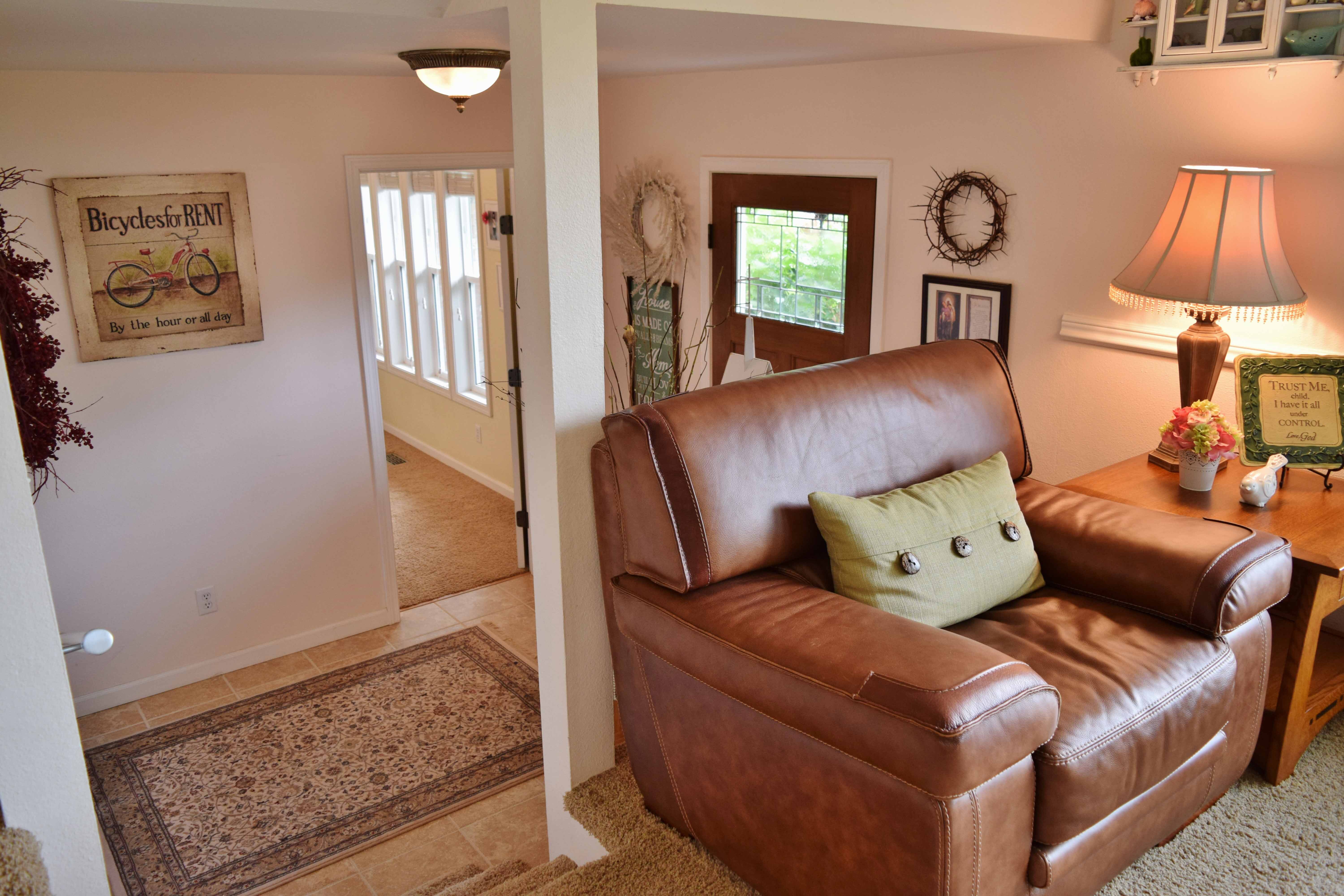 Property Photo: Foyer 302 Kwanzan Dr WA 98264