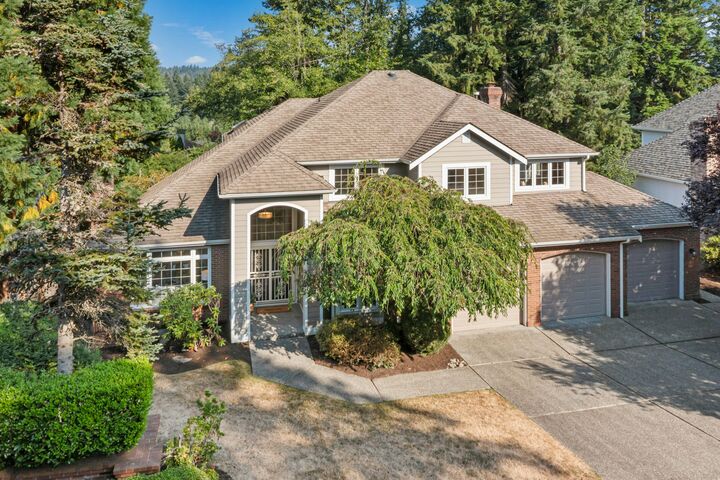 Property Photo: 10118 184th Avenue NE WA 98052