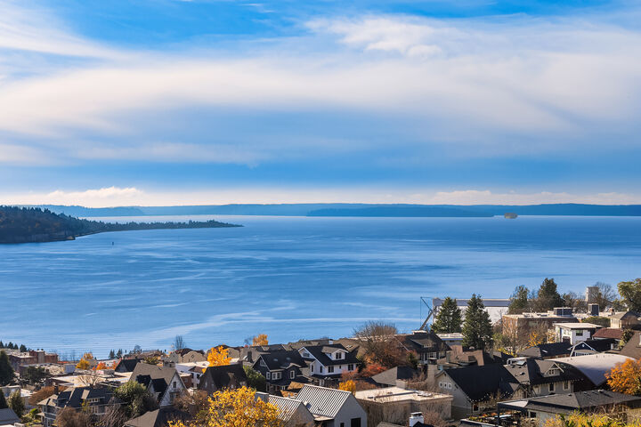 Property Photo:  200 W Highland Drive 502  WA 98119 