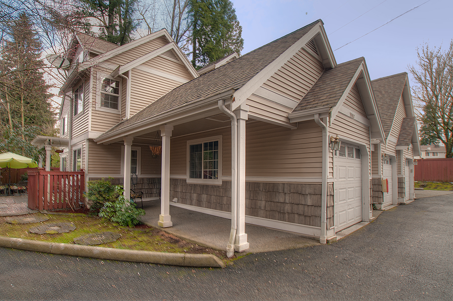 Property Photo:  9987 Avondale Road NE  WA 98052 