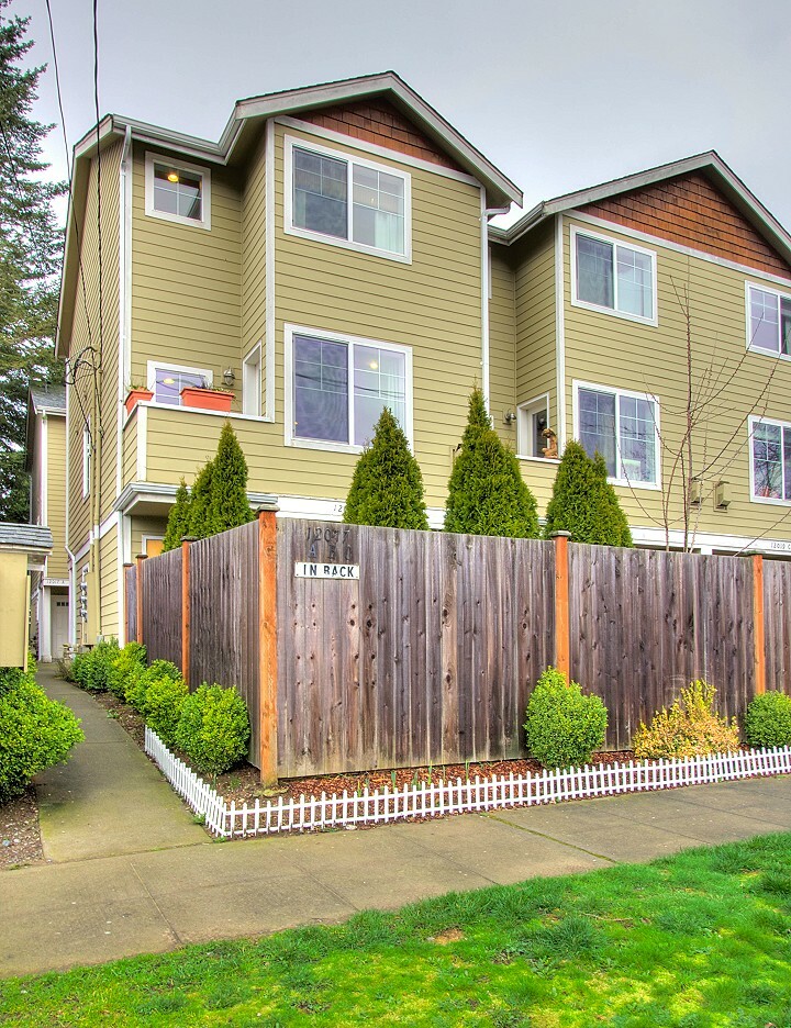 Property Photo:  12019 32nd Avenue NE A  WA 98125 