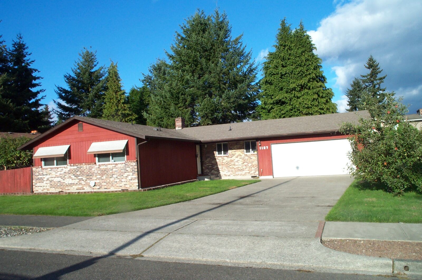 Property Photo: 1107 N Frace St WA 98406