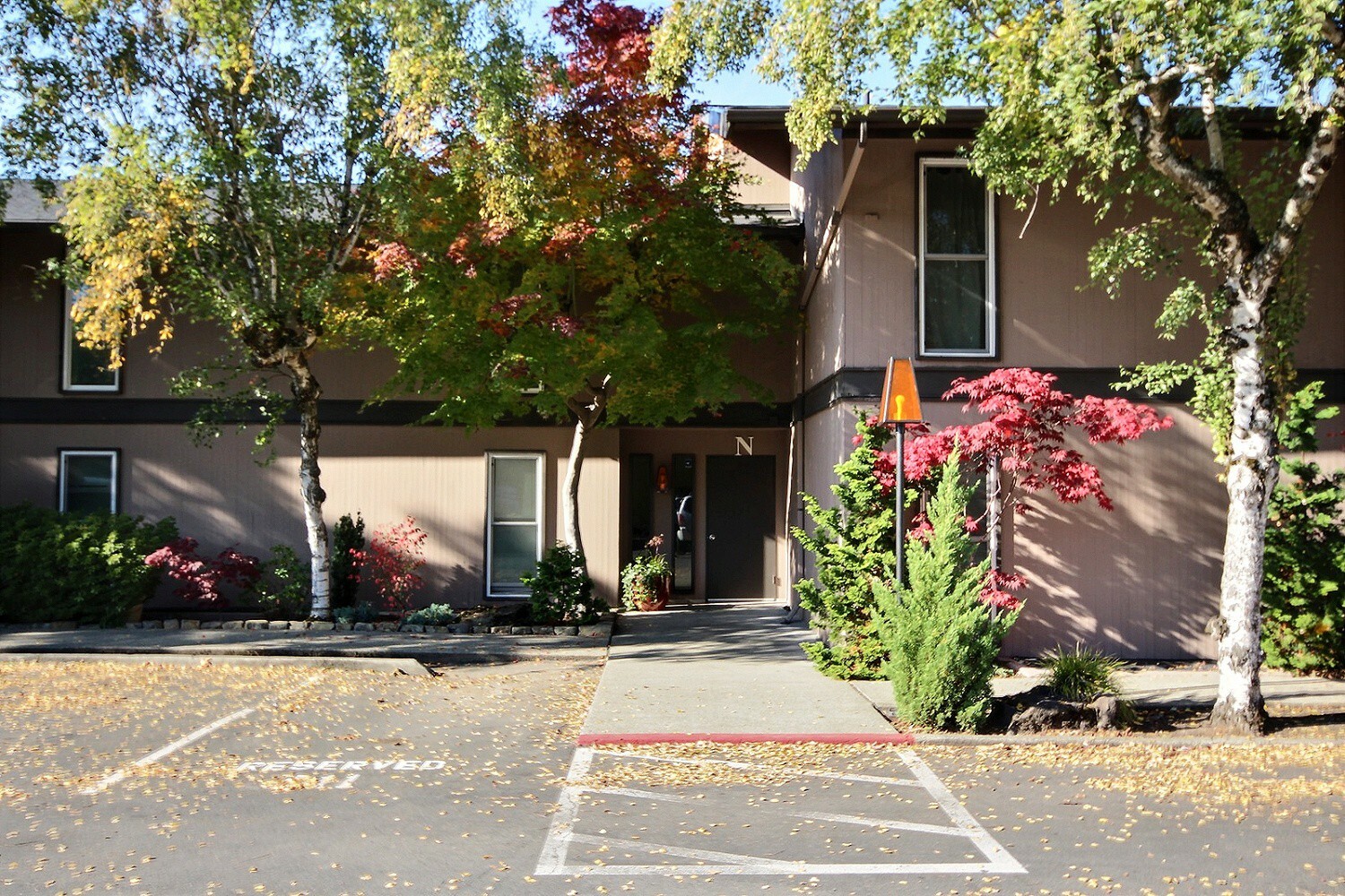 Property Photo:  1425 S Puget Dr N5  WA 98055 