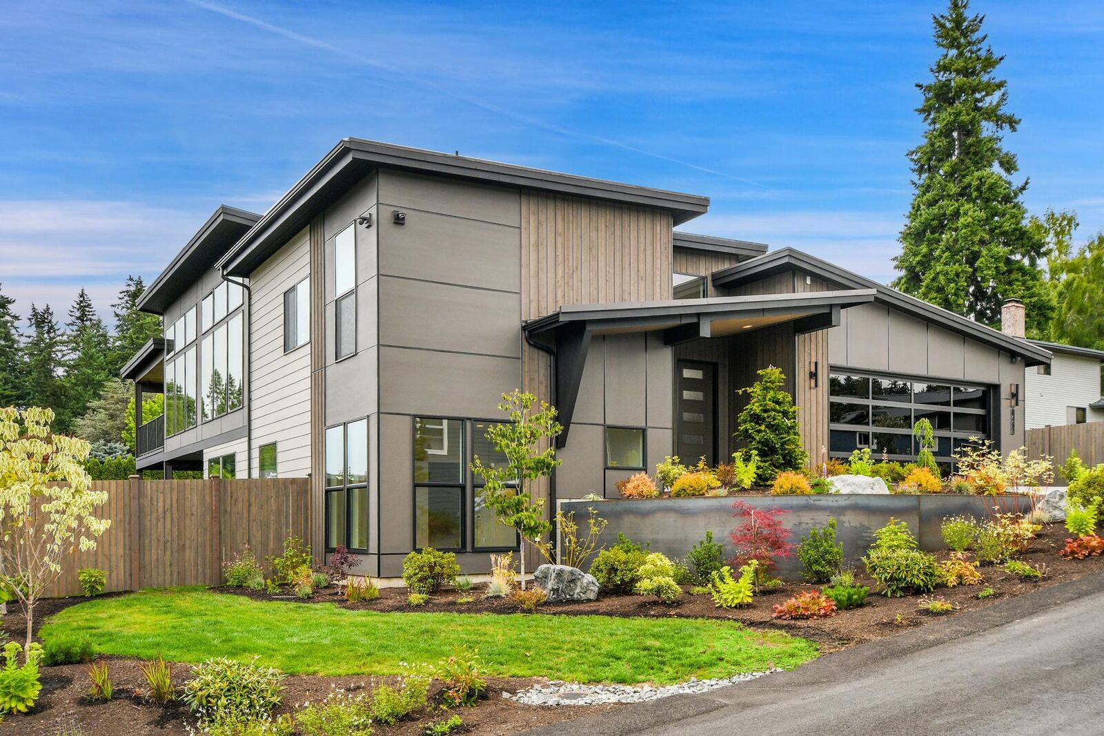 Property Photo: 18809 94th Avenue W WA 98020