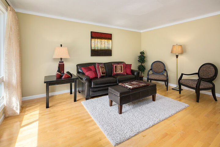 Property Photo: Living room 2928 230th Avenue NE WA 98074