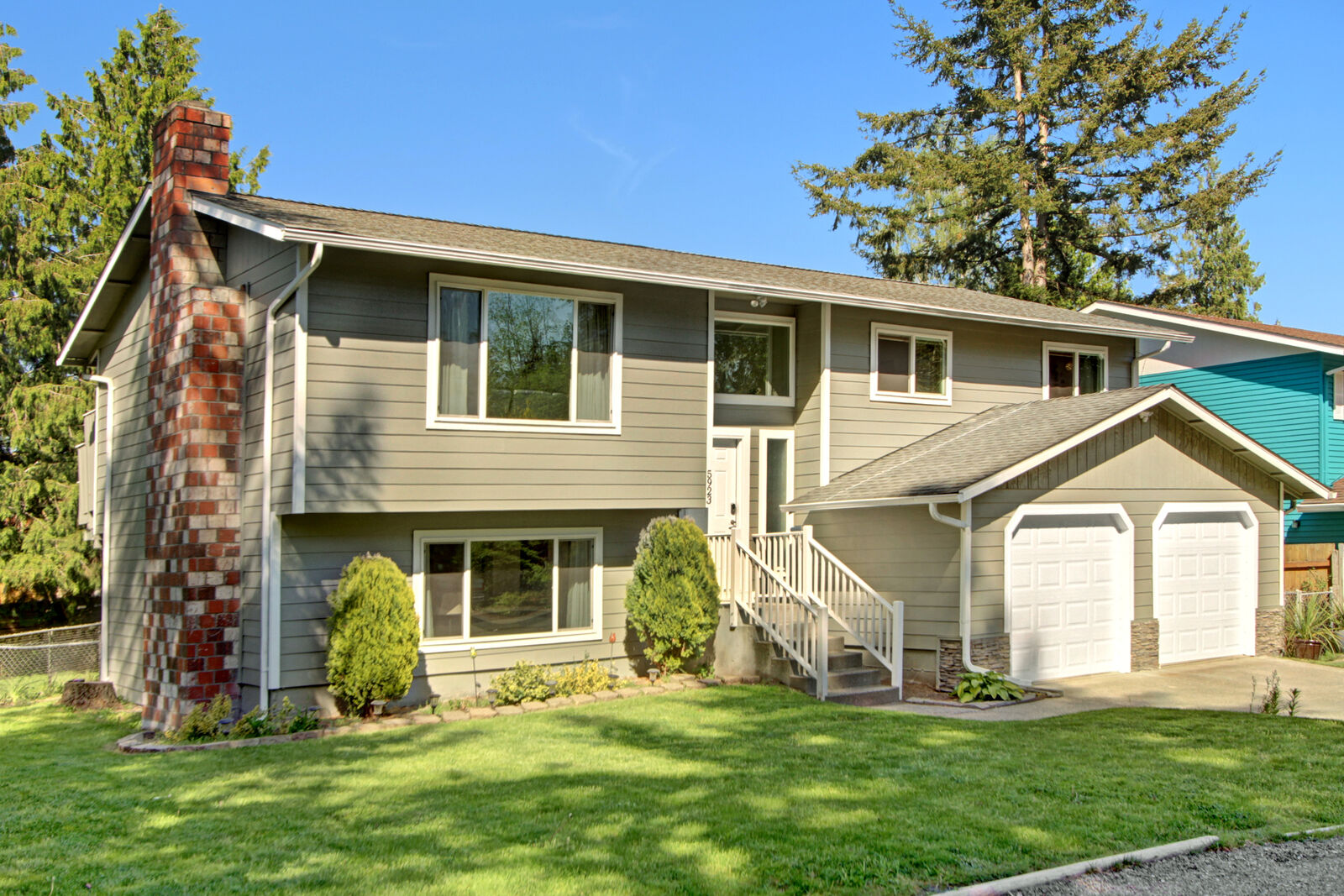 Property Photo:  5923 96th St NE  WA 98270 