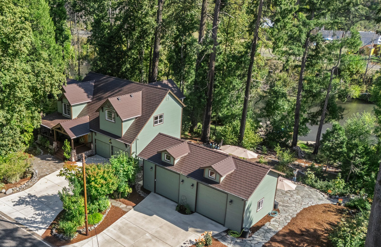Property Photo: 91261 Blue River Rd OR 97413