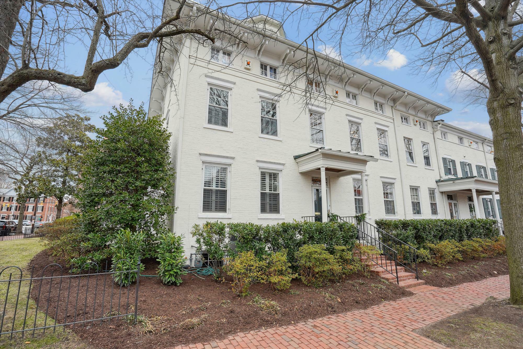 Property Photo:  300 S. Columbus Street 4 VA 22314 