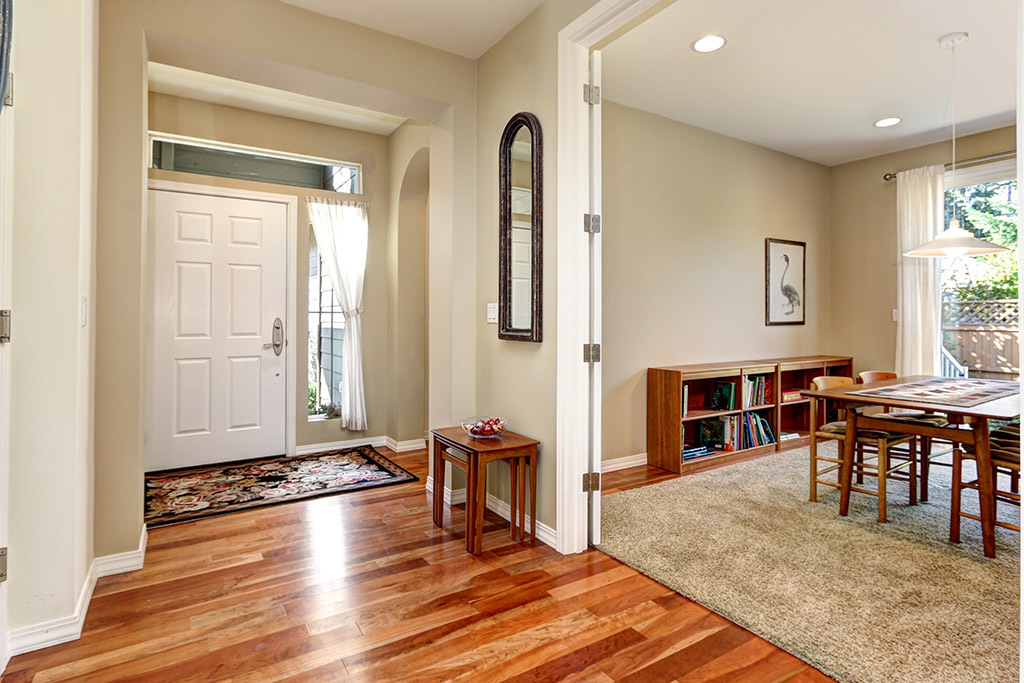 Property Photo: Foyer 13160 Adair Creek Wy NE  WA 98053 