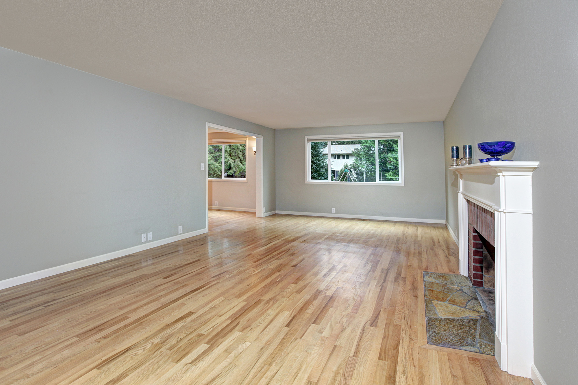 Property Photo: Living room 4524 90th Ave SE  WA 98040 