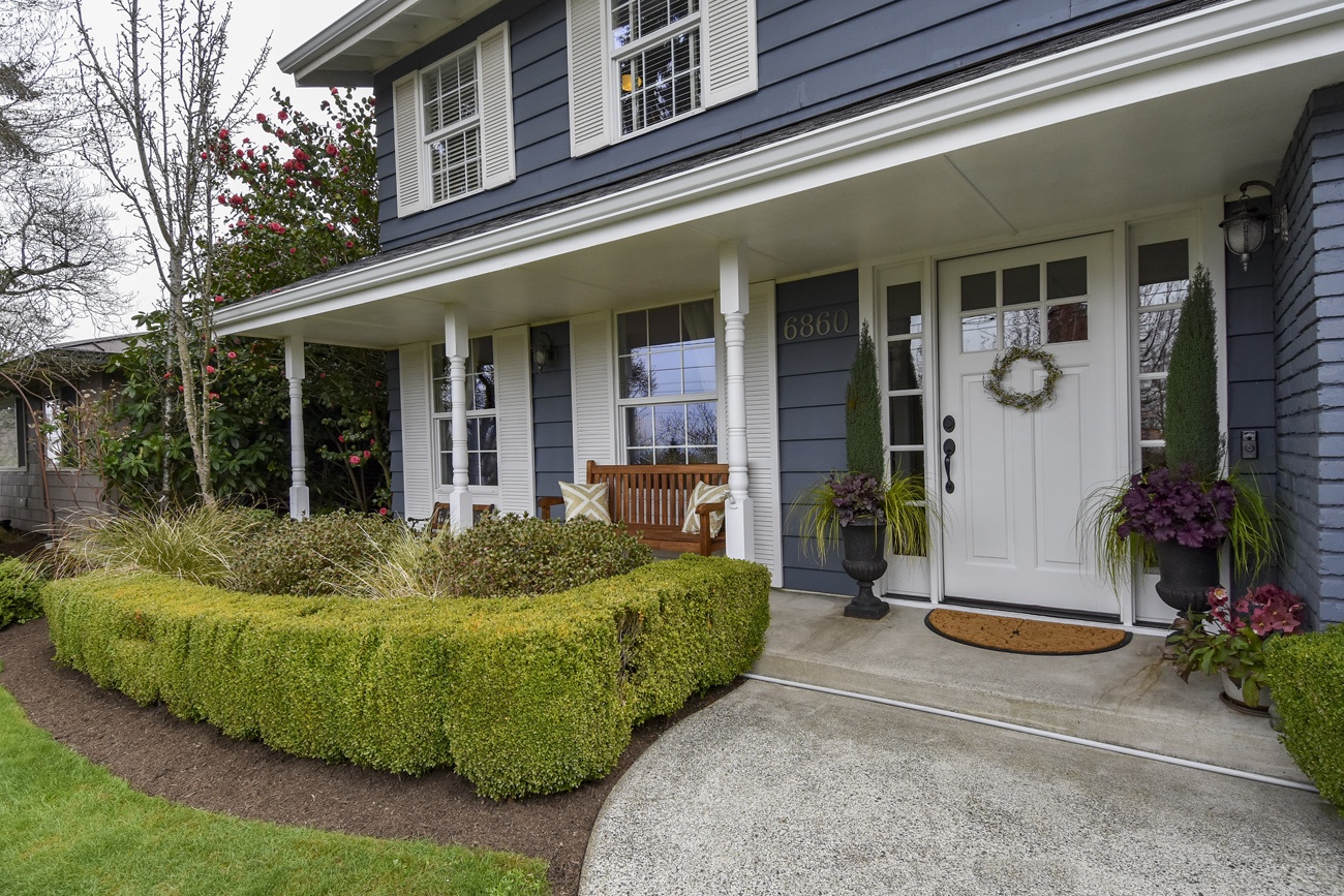 Property Photo: Front Porch 6860 83rd Ave SE  WA 98040 