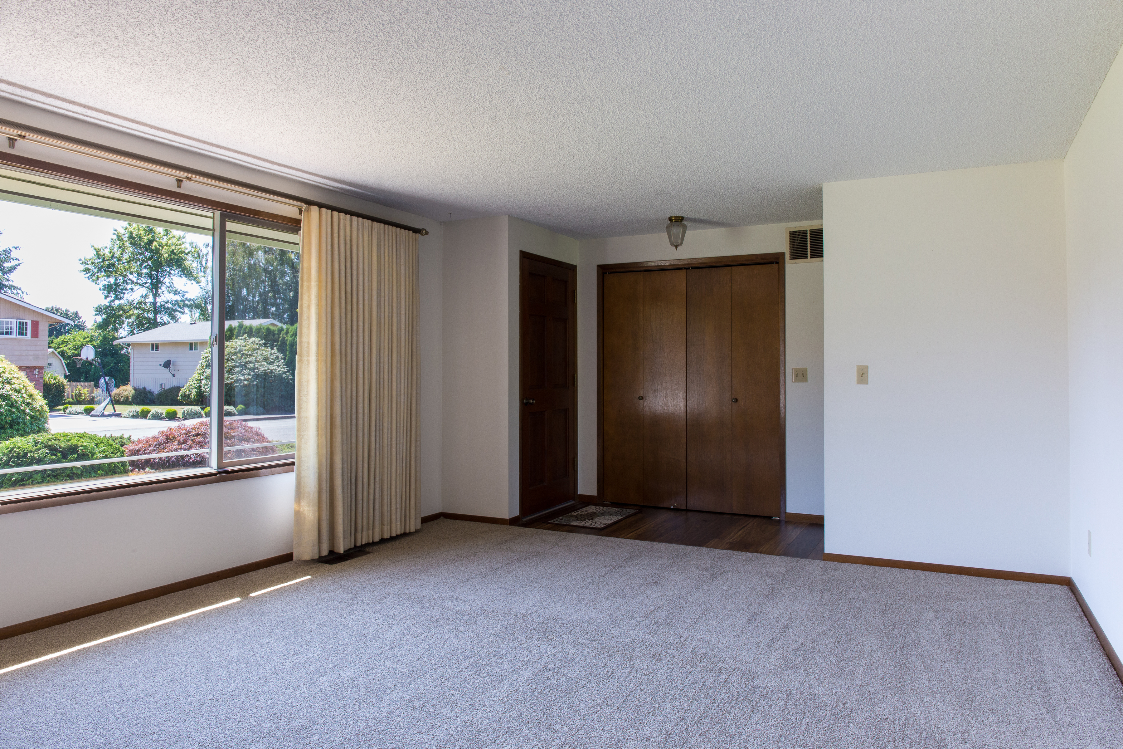 Property Photo: Interior 1001 Garden Dr WA 98264
